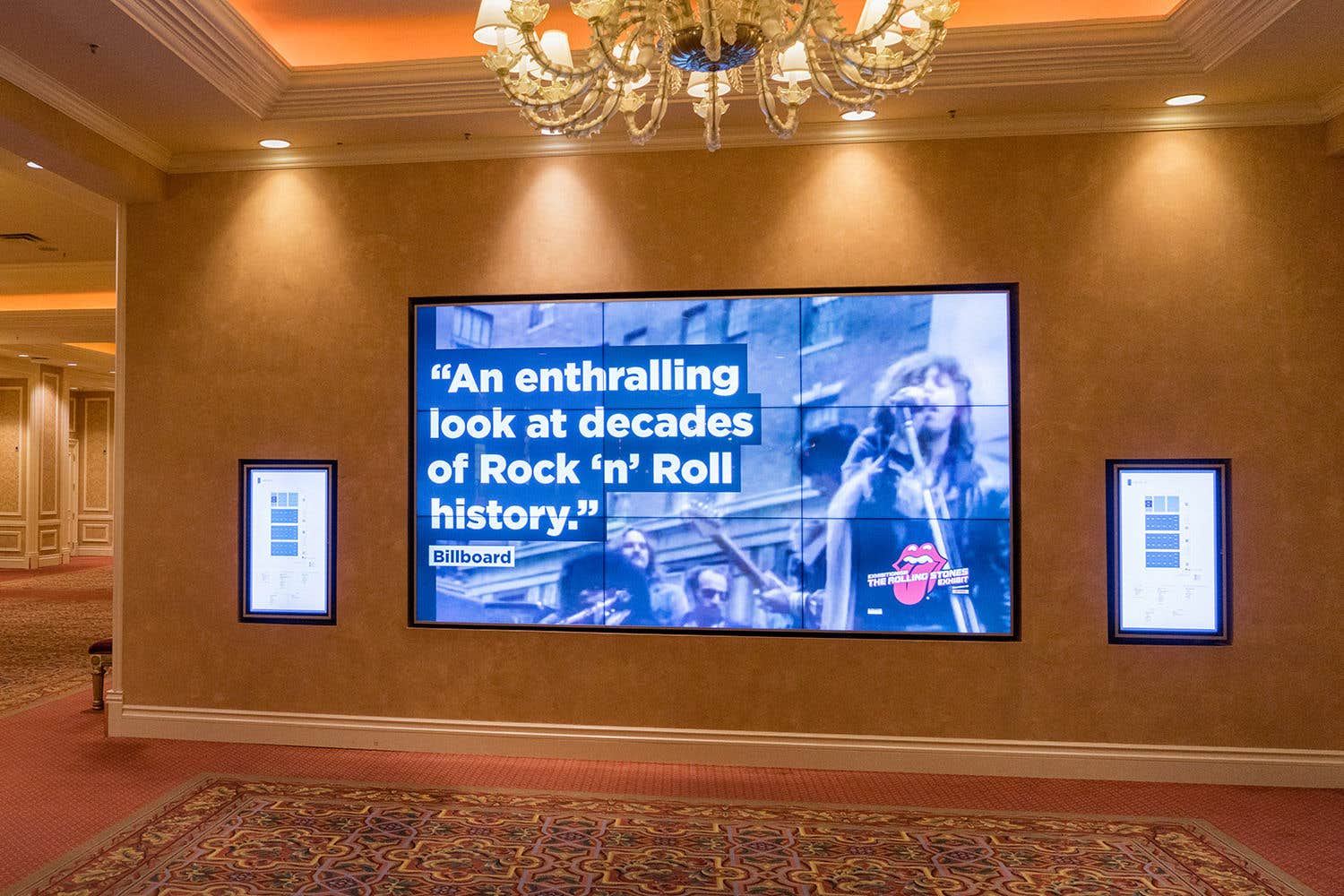 Digital sign in a Venetian hallway